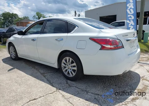 2015 Nissan Altima 2.5/2.5 S/2.5 Sl/2.5 Sv z USA, uszkodzony, nr VIN 1N4AL3AP9FC280877